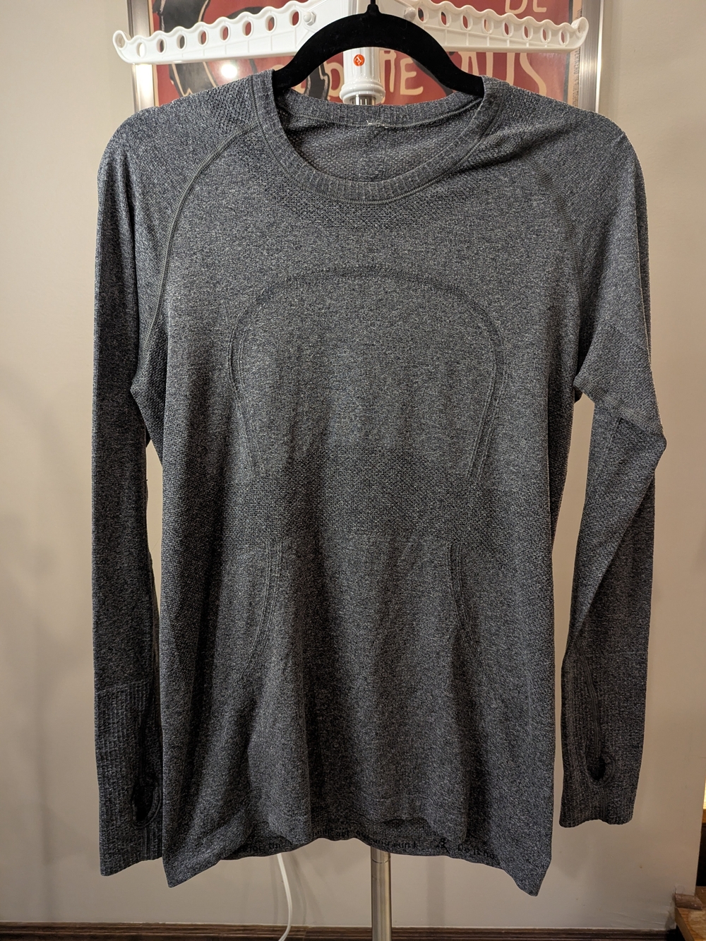 $30 Lululemon Women's Size 10 - Swiftly Tech Long Sleeve Crew Gray EUC